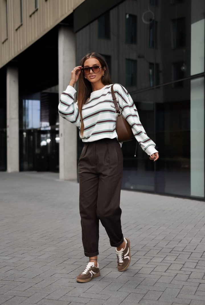 Xana Vintage White Sweatshirt - Image 2